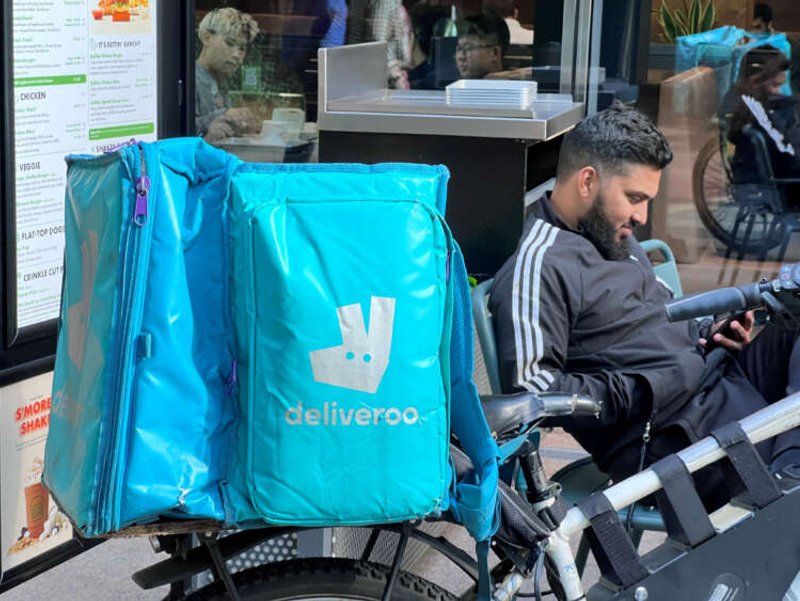 Image for Deliveroo keeps annual guidance as quarterly revenue rises
