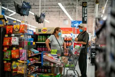 Image for Walmart’s long-lasting challenge: luring budget shoppers back to its stores