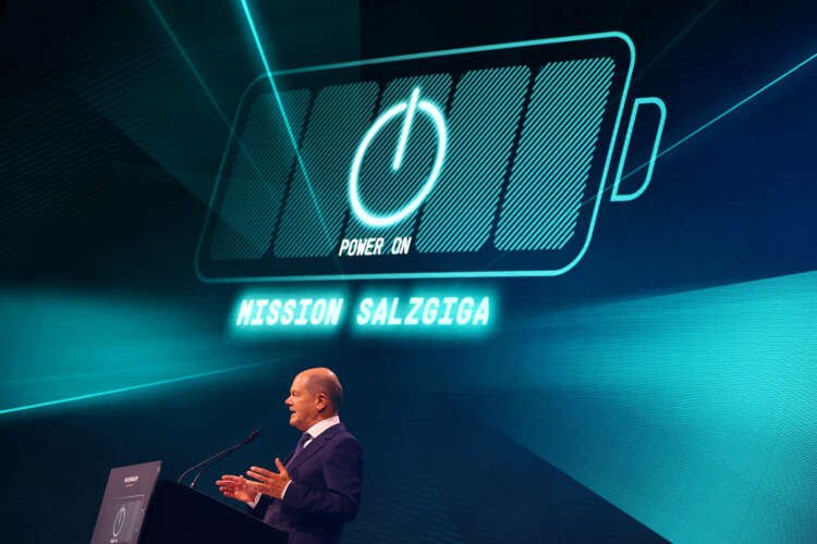 Image for German chancellor meets auto, battery bosses in ‘mobility’ summit