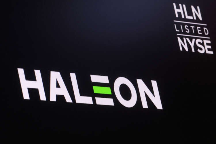 Haleon logo and trading information displayed on NYSE screen - Global Banking & Finance Review