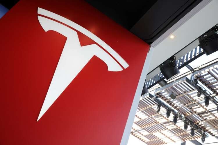 Image for Tesla sued by former employees over ‘mass layoff’