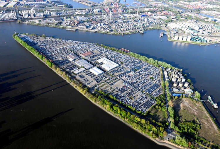 Image for German exporters pinched by 70-billion-euro price squeeze – DIHK