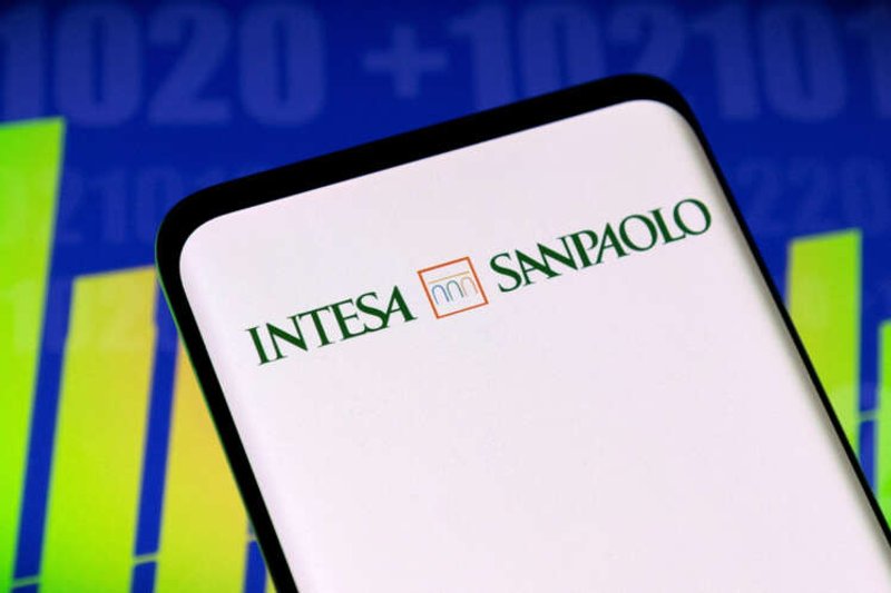 Image for Italy’s Intesa to sell 654 million euro stake in payments group Nexi