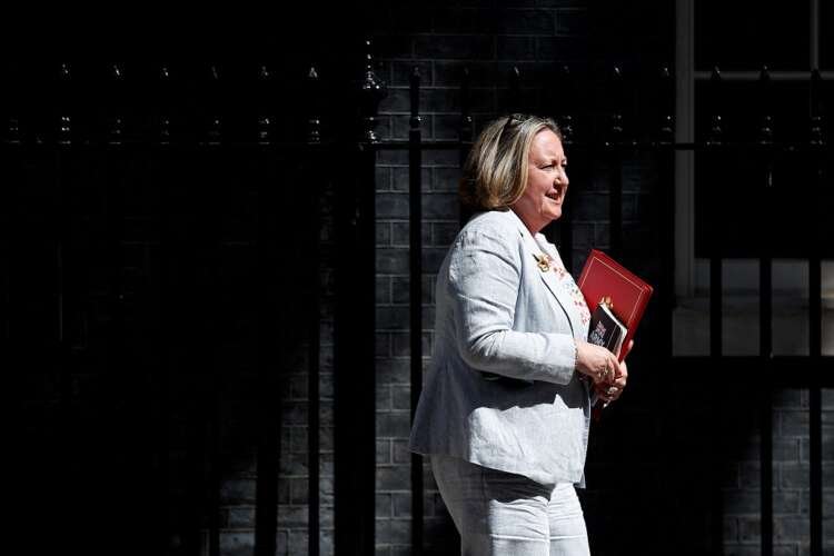 UK and Israel flags symbolizing new free trade talks in London - Global Banking & Finance Review