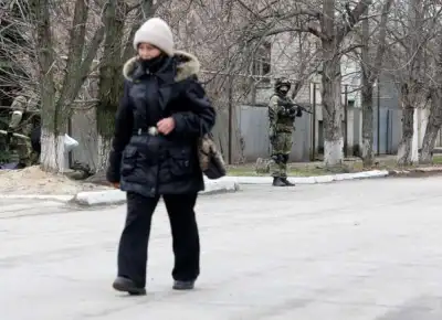 Image for U.N. shifts aid east in Ukraine, plans convoys to rebel areas