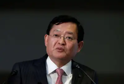 Image for Toshiba CEO steps down, shares surge on bidding war expectations