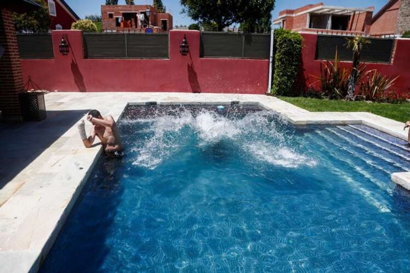 Image for As Spain swelters and COVID cases grow, pool renting app thrives