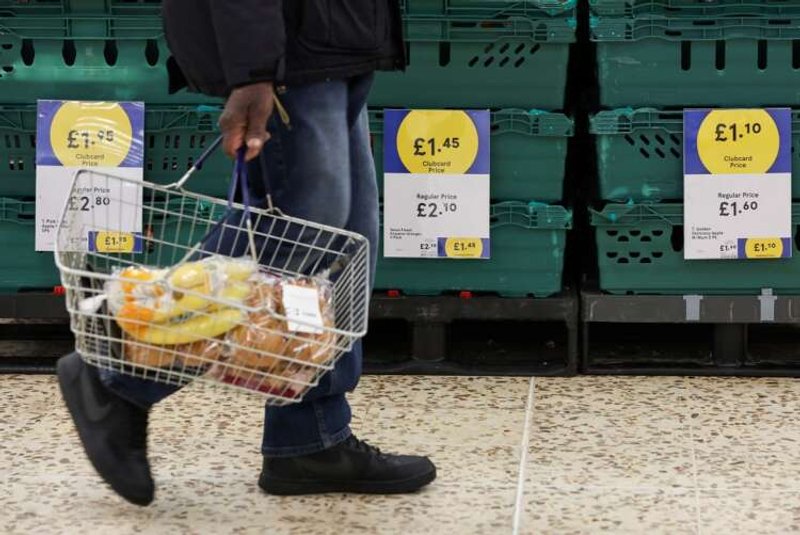 Image for UK economy stumbles as consumers, firms brace for downturn