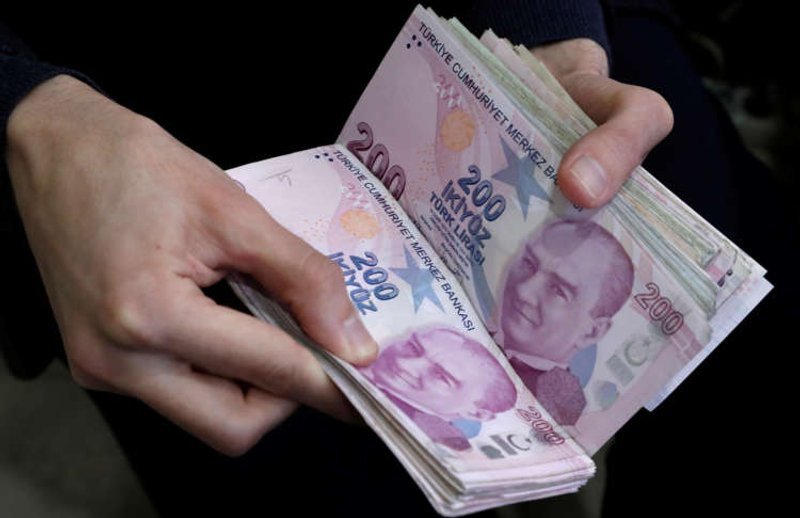 Image for Turkish lira falls on central bank shake-up, dollar and yen advance