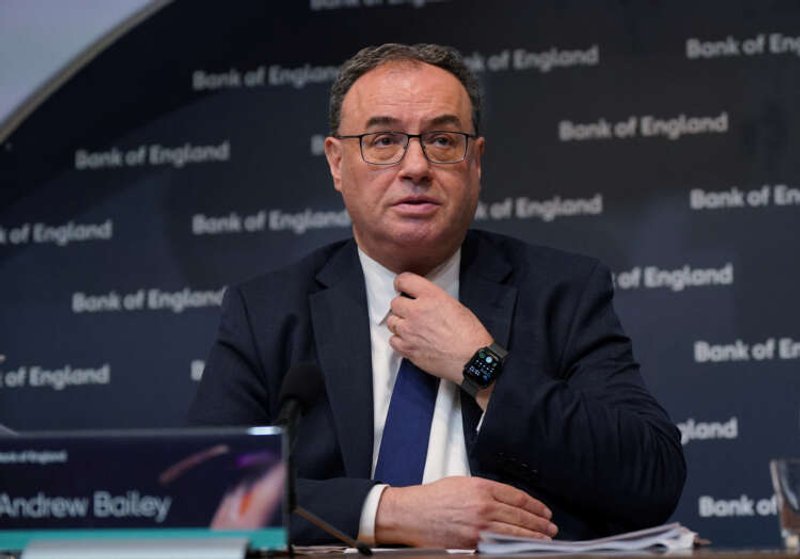 Image for BoE’s Bailey says rate-setters can put inflation before bank worries