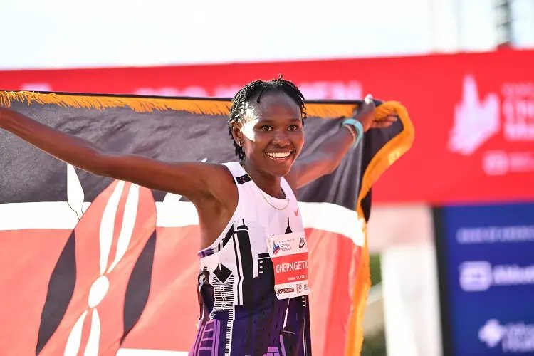 Image for Athletics-Kenya’s Chepngetich smashes women’s marathon world record