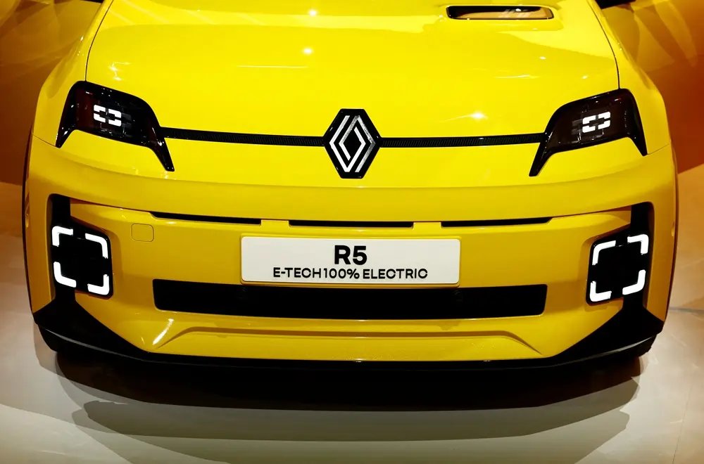 Renault unveils new electric and hybrid models at the Swiss Auto Show - Global Banking & Finance Review