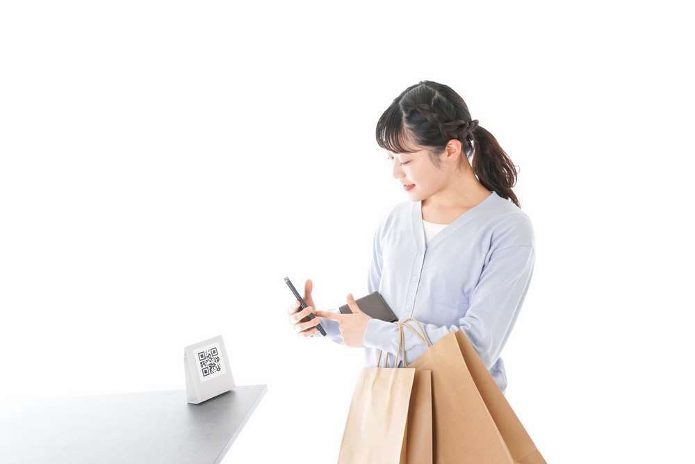 E-commerce shopping during social distancing, highlighting online payment trends - Global Banking & Finance Review