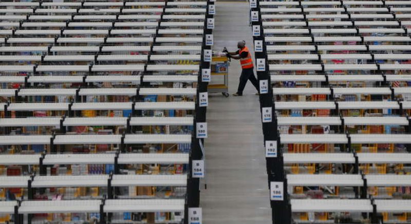 Image for Amazon to create 10,000 jobs in Britain this year