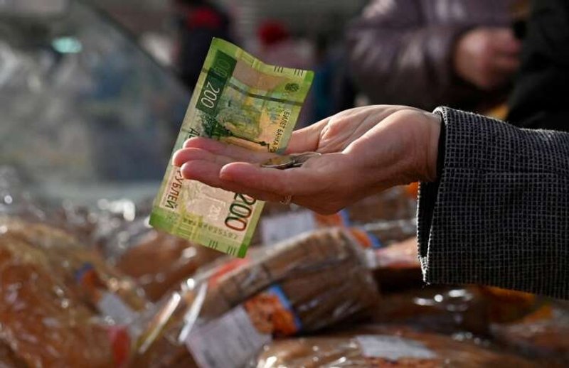 Image for Russian rouble hits highest level since March 2020; sanctions talk in focus