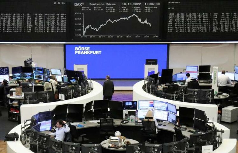 Image for European shares hit over one-week low as recession worries weigh