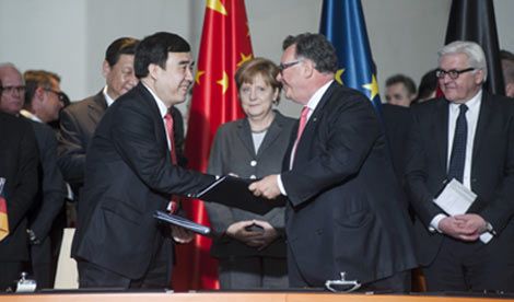 Chinese President Xi Jinping and the German Chancellor Angela Merkel