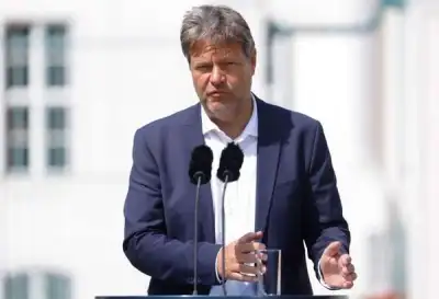 Image for Germany needs ‘political solution’ to Russian oil refinery