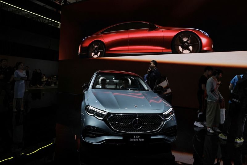 Image for Mercedes-Benz cuts costs, renews focus on combustion engine models in bid to revive earnings