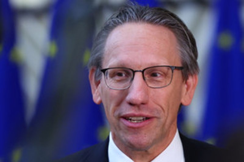 Image for German finance minister criticises UniCredit approach for Commerzbank as opaque