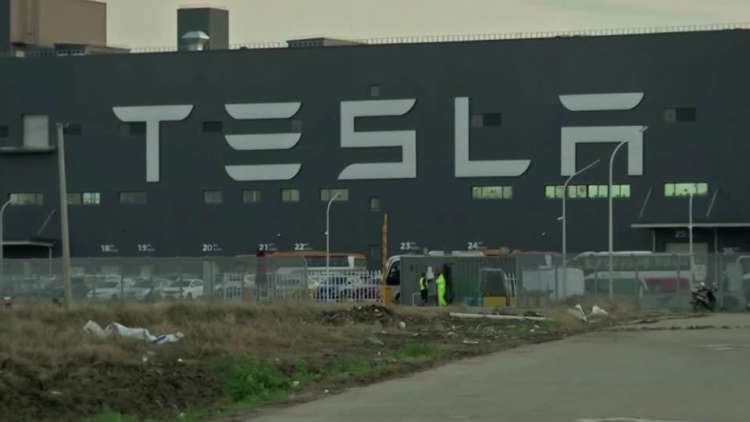 Image for Exclusive-Tesla puts brake on Shanghai land buy as U.S.-China tensions weigh – sources