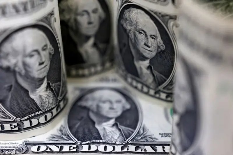 Image for Currency markets on edge amid political turmoil, eye US jobs report