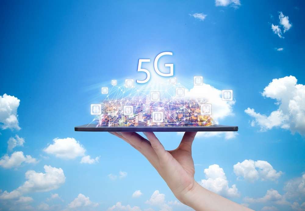 Illustration of 5G technology enhancing customer experience in banking - Global Banking & Finance Review