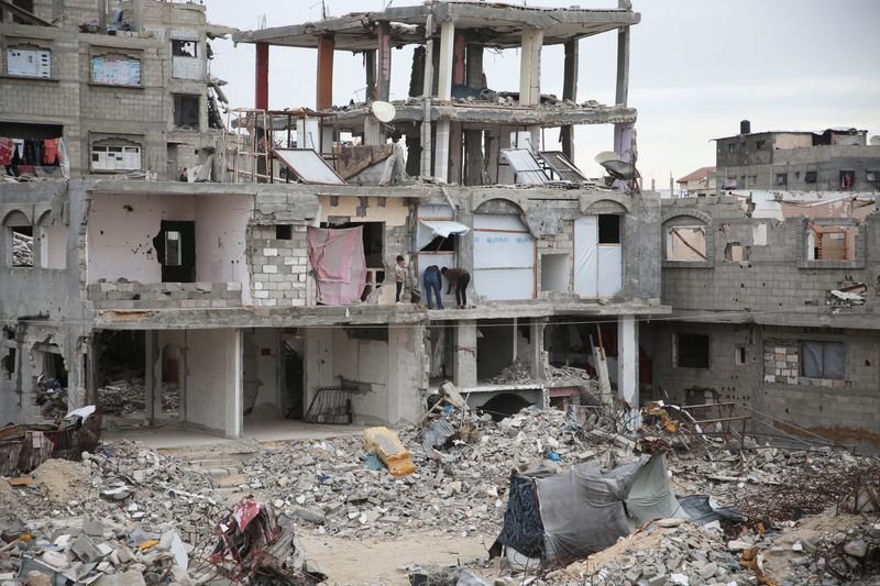 Donald Trump discussing plans for Gaza takeover and Middle East policy - Global Banking & Finance Review