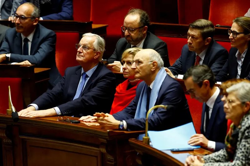 Image for French debt risk premium drops as government falls, Macron next move in focus