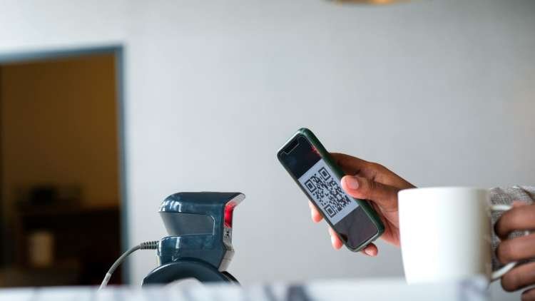 Illustration of alternative payment methods like e-wallets and mobile payments - Global Banking & Finance Review