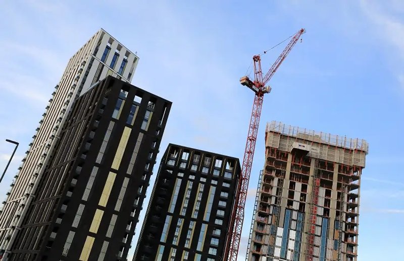 Image for UK building firms face worst recruitment problems, survey shows