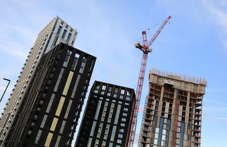 Image for UK building firms face worst recruitment problems, survey shows