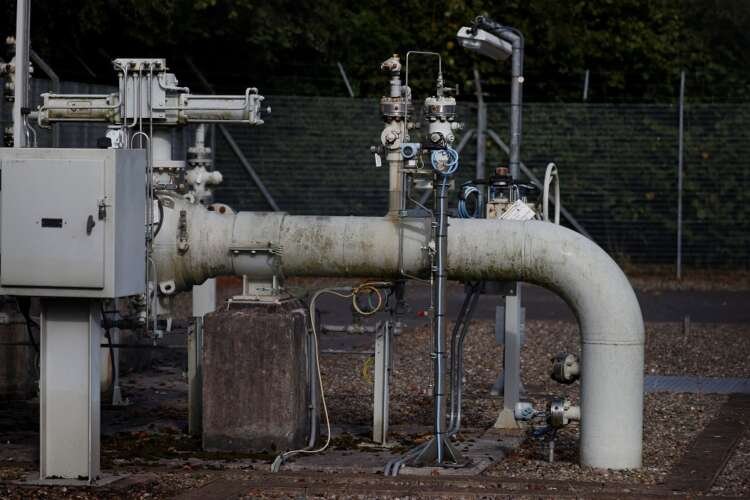 Image for Lawmakers threaten to sue EU if it labels gas investments as ‘green’