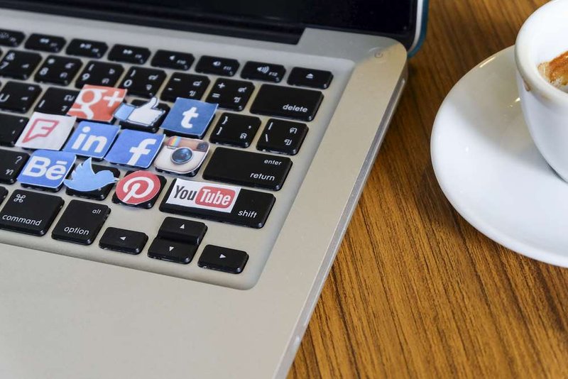 Image for How does WhatsApp work?