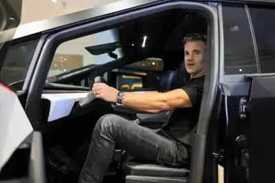 Image for Cybertruck designer says Tesla stainless steel pickup is no experiment