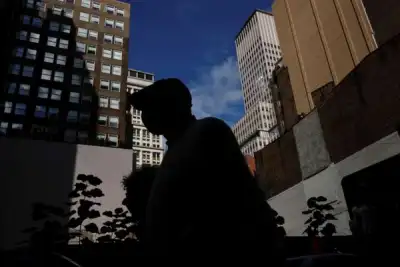 Image for Banker bonuses go from boom to bust in jarring reversal