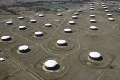 Image for Oil steady near week high as prospect of Iran glut wanes