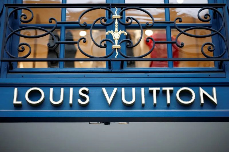 Image for LVMH results prompt $70 billion buying spree in luxury shares