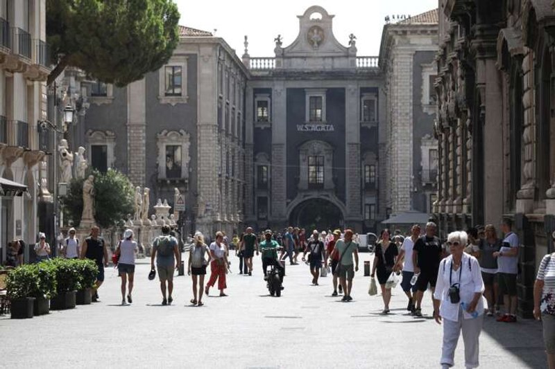 Image for Italy ageing faster than EU peers, population drops below 59 million