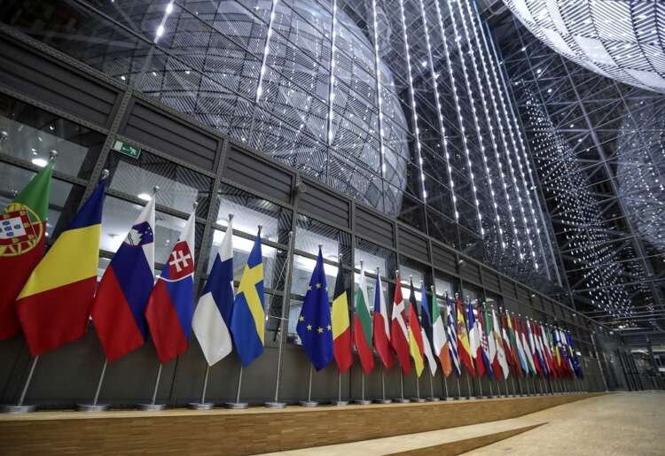 Image for EU wants to assess media mergers for media pluralism, editorial independence