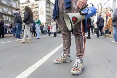 Image for Clock ticks as Serbia's ruling party must agree new PM or trigger election