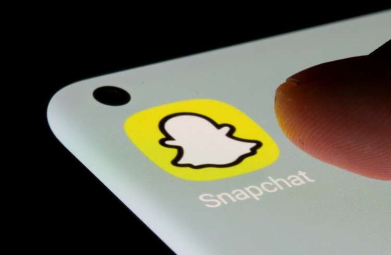 Image for Snap says economy deteriorated fast, slashes forecast, stock plummets