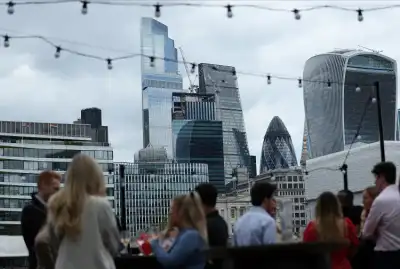 Image for Pubs, bookies and builders drive budget bounce for UK mid-caps