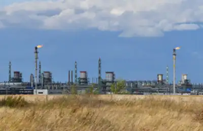 Image for Ten EU countries call for sanctions on Russian gas, LNG, document shows