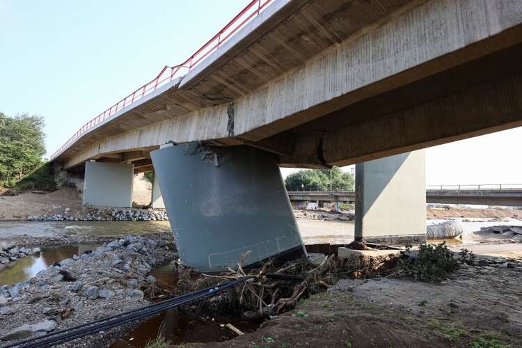 German Chancellor Merkel visits flood zone in Germany amidst recovery efforts - Global Banking & Finance Review