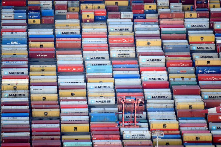 Containers at Hamburg port symbolize German exporters facing 2023 challenges - Global Banking & Finance Review
