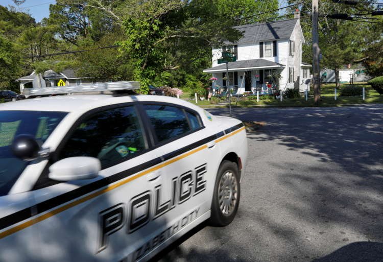 Image for ‘No-knock’ raids: U.S. lawmakers rein in ‘dangerous’ police tactic