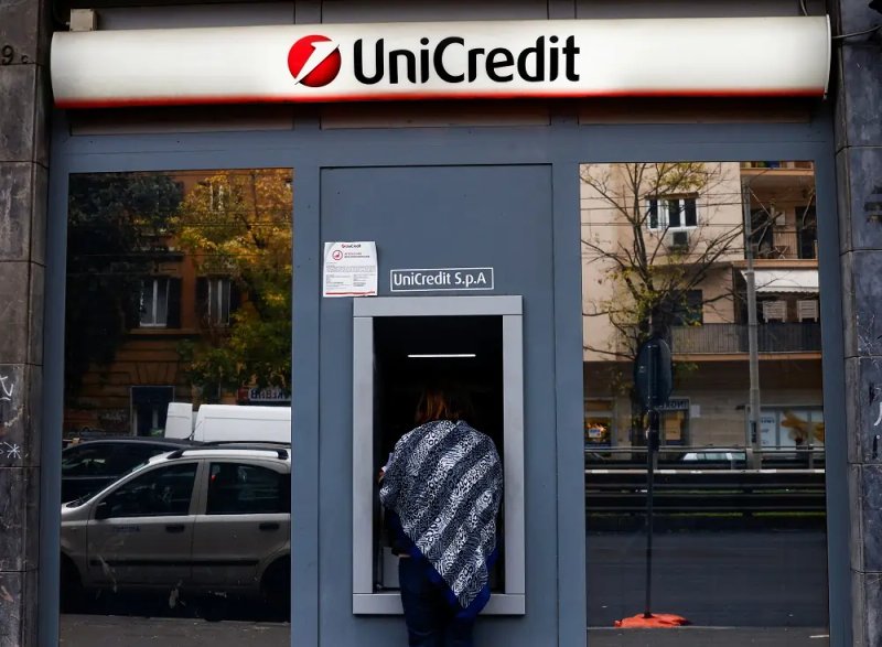 Image for Unwelcome in Germany, UniCredit CEO zeroes in on Italy