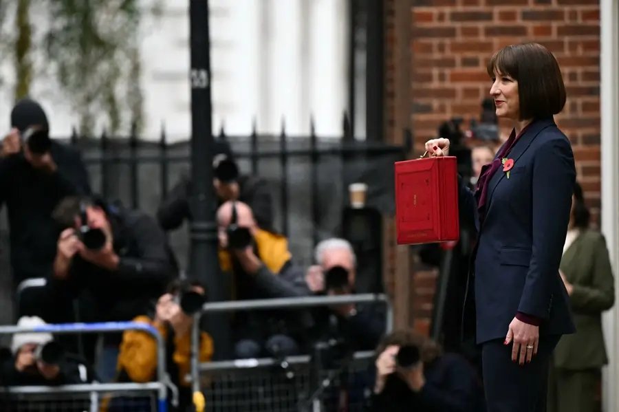 Finance minister Rachel Reeves announces National Insurance rise in the UK budget - Global Banking & Finance Review