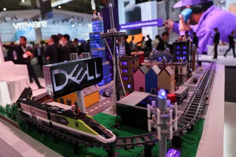 Image for Dell shares slump as heavy AI investments expected to dent margin